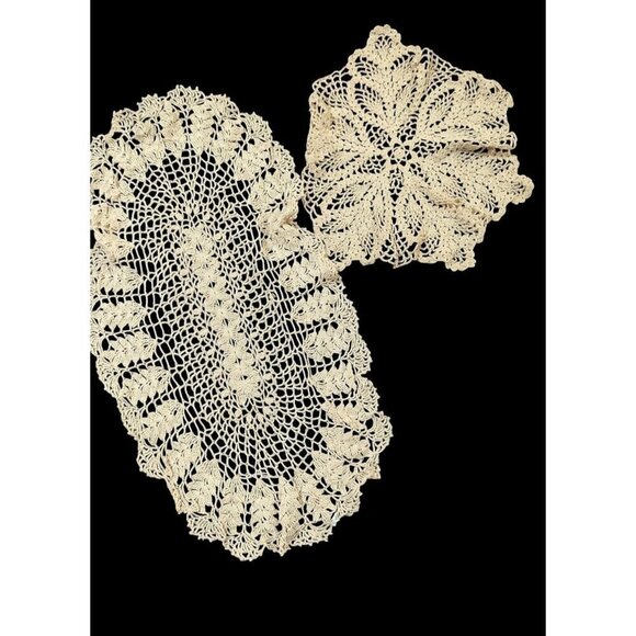 Vintage Handmade Crochet Doilies Set Of 2 beige - Picture 1 of 5